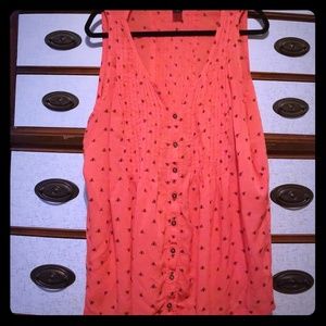 Coral, bumblebee sleeveless shirt from Torrid